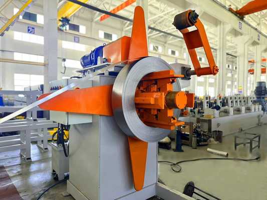 Αυτοματοποιημένη μηχανή σχηματισμού κυλίνδρων για ηλιακά φύλλα οροφής από χάλυβα